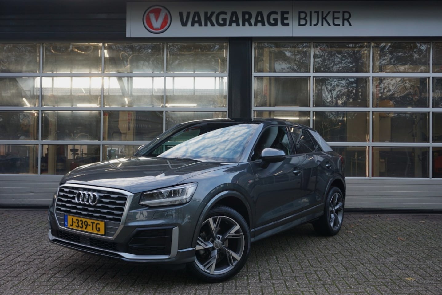 Audi Q2 - 35 TFSI S Edition Schuif/kanteldak !Lage Kilometerstand! - AutoWereld.nl