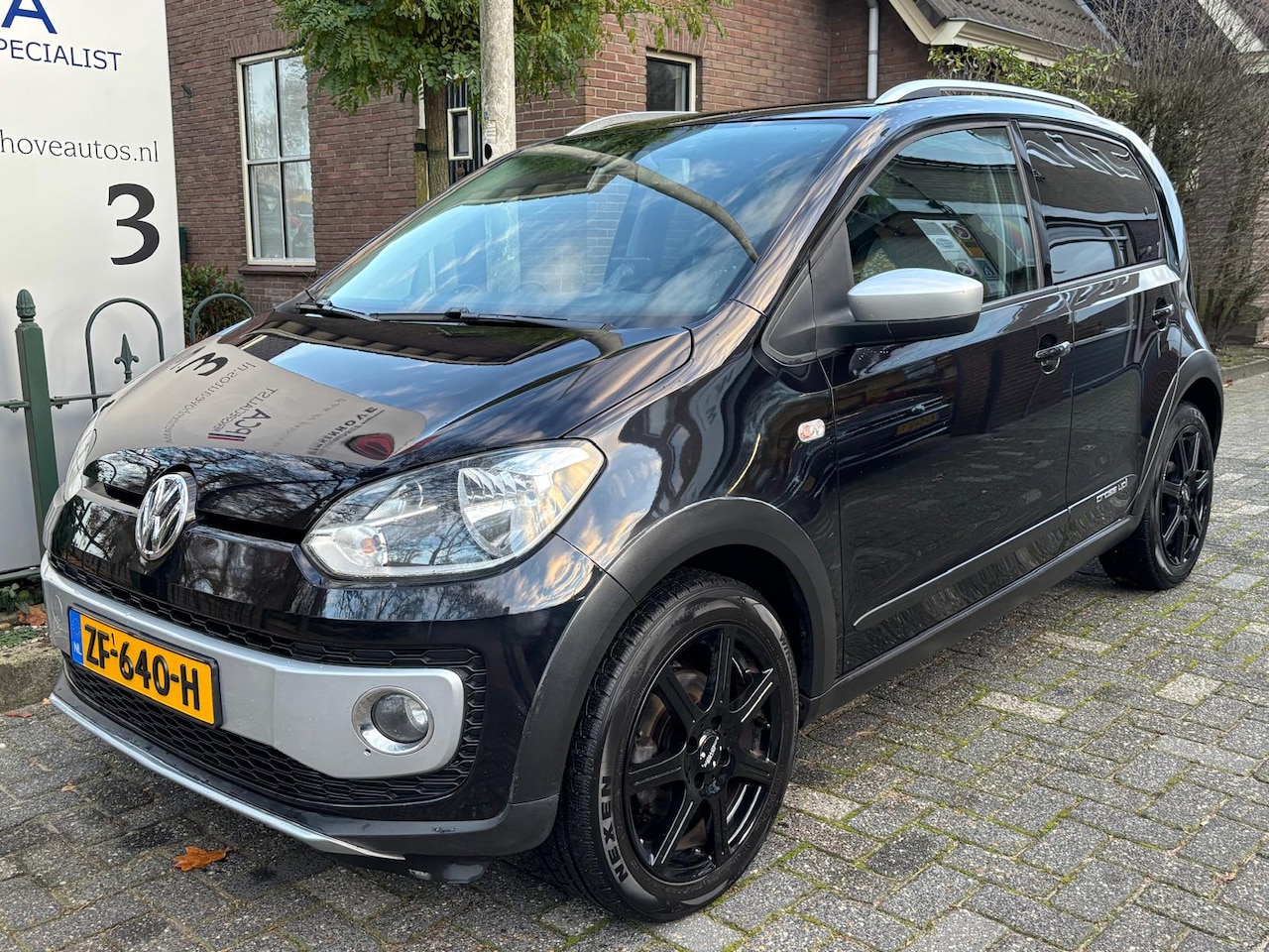 Volkswagen Up! - 1.0 cross up! BlueMotion 1.0 cross up! BlueMotion - AutoWereld.nl