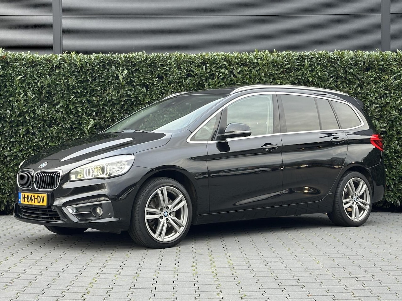 BMW 2-serie Gran Tourer - 220d xDrive Sport 7-PERS, EURO 6, PANO, LEDER, NAVI, CRUISE, KEYLESS, CAMERA, CLIMATE CONT - AutoWereld.nl