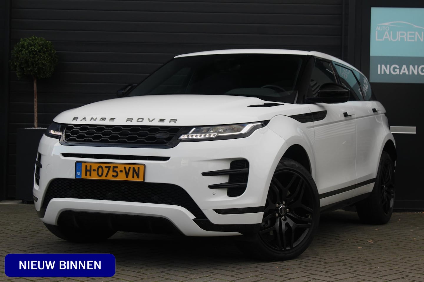 Land Rover Range Rover Evoque - 2.0 P200 AWD SE | Panorama Dak | Meridian audio | Stoel, stuur en voorruitverwarming - AutoWereld.nl