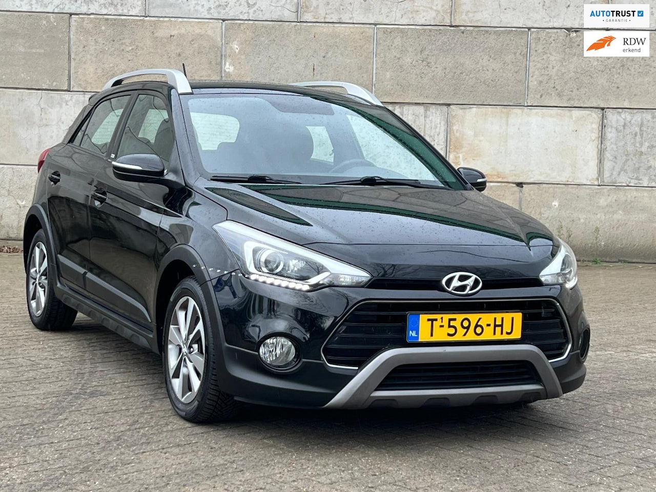 Hyundai i20 - 1.0 T-GDI Premium CROSS SPORT UNIEK - AutoWereld.nl
