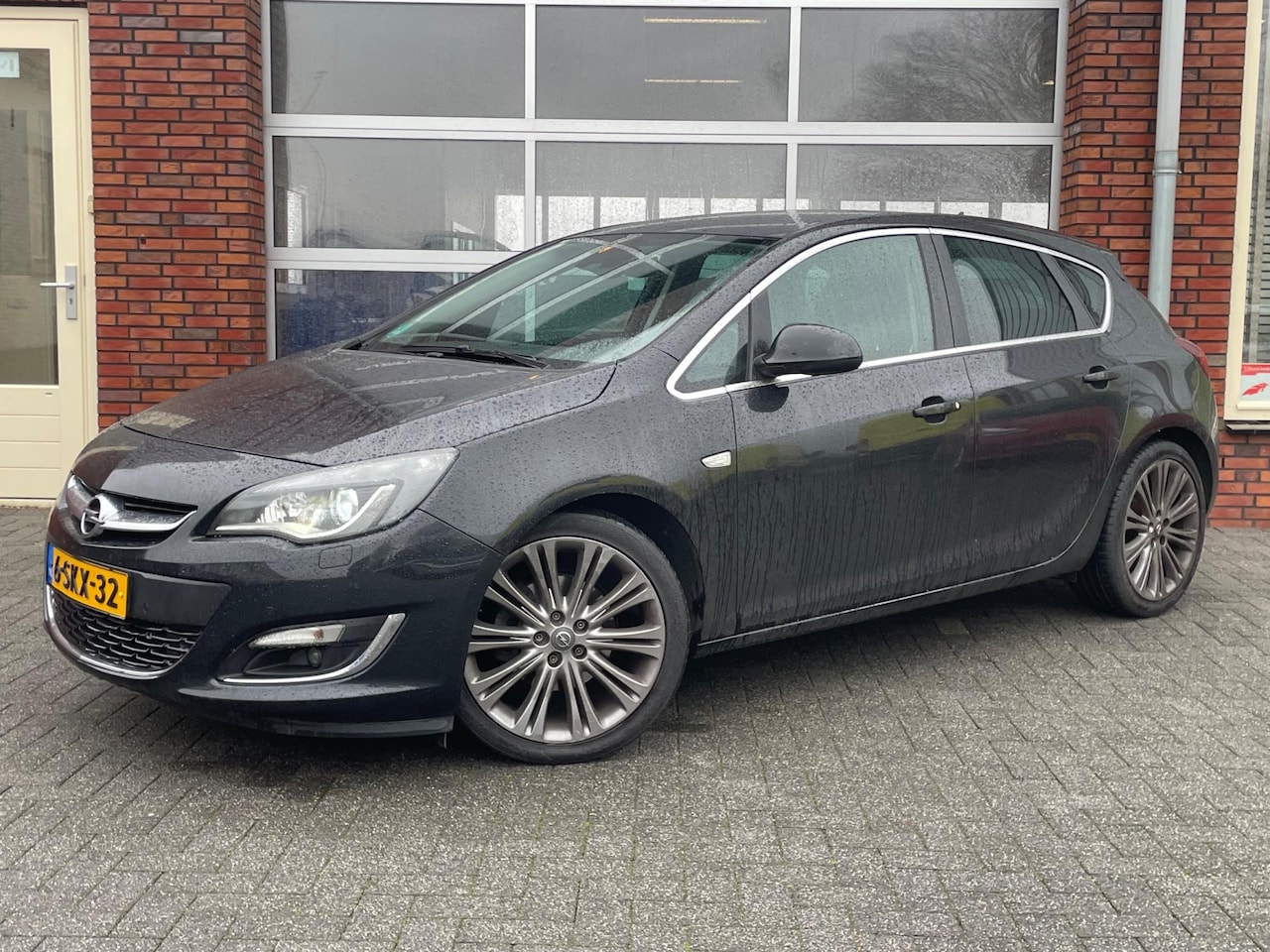 Opel Astra - 2.0 CDTi Sport | Exportprijs | Nieuwe APK | Parkeersensoren | Leder | Cruise Control | 19 - AutoWereld.nl