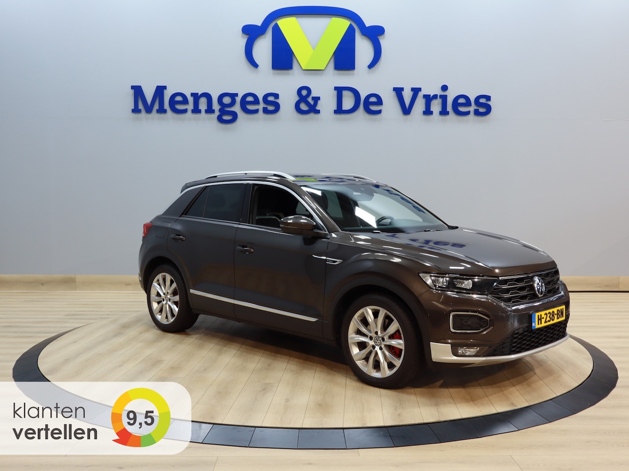 Volkswagen T-Roc - 2.0 TSI 4Motion Sport Airco ECC | Virtual | Stoel\Stuur Verwarming | Trekhaak | Camera | A - AutoWereld.nl