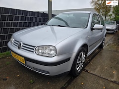 Volkswagen Golf - 1.4-16V 1e versnelling kapot
