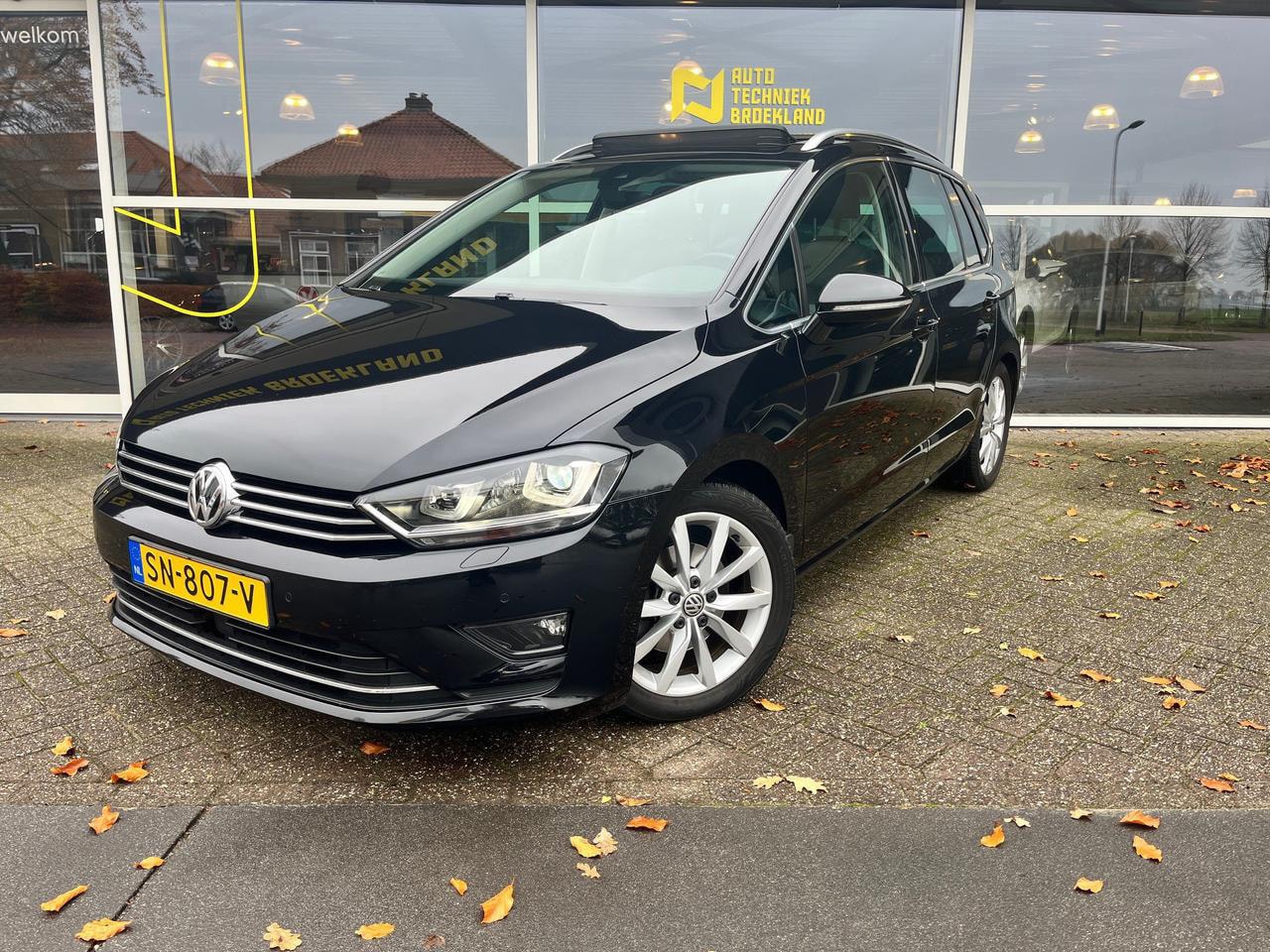 Volkswagen Golf Sportsvan - 1.4 TSI HIGHLINE PANO|LED|TREKHAAK|CAMERA|CRUISE|PDC - AutoWereld.nl