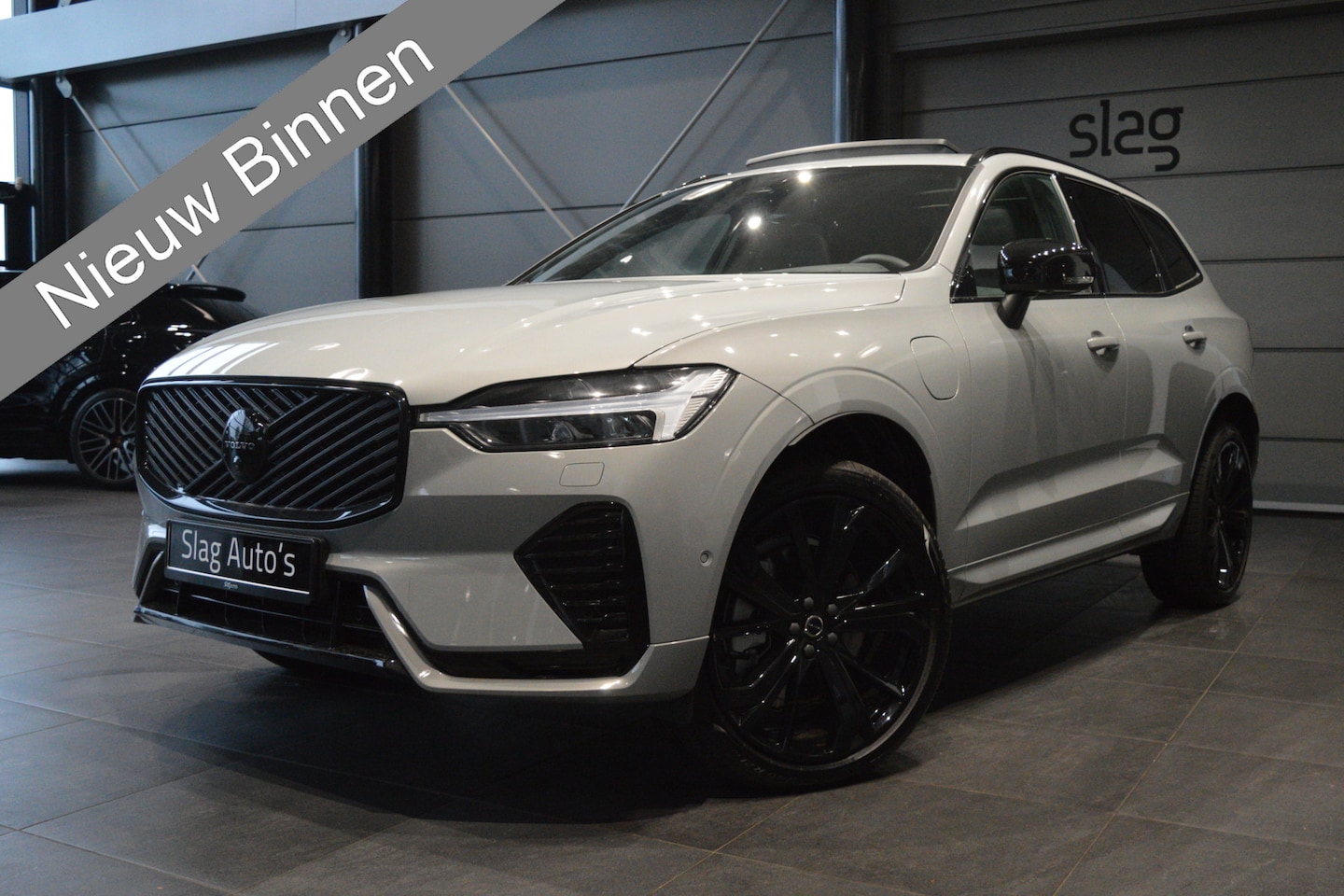 Volvo XC60 - 2.0 T6 Plug-in hybrid AWD ultra Dark pano leer Facelift !! - AutoWereld.nl