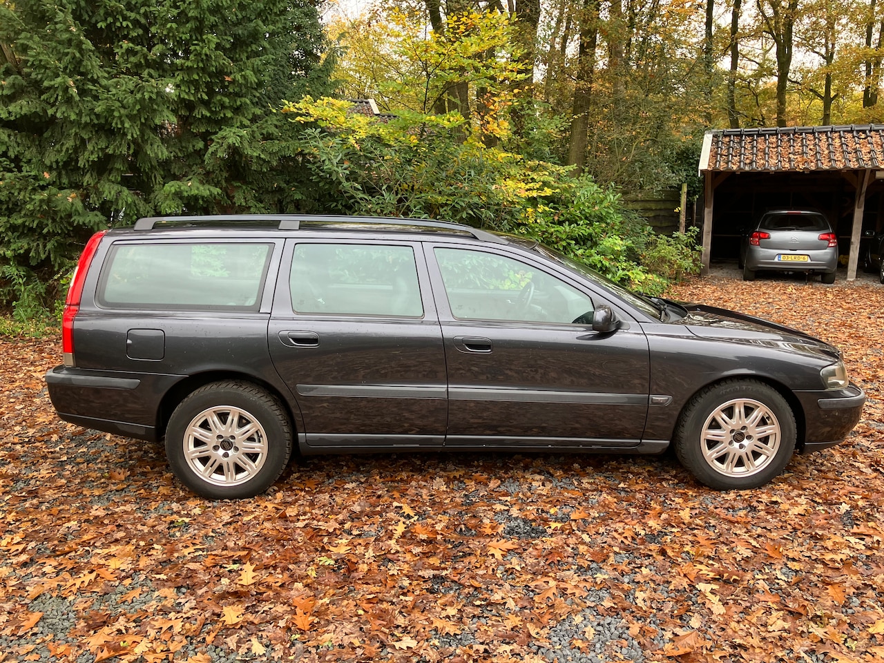 Volvo V70 - 2.4 - AutoWereld.nl