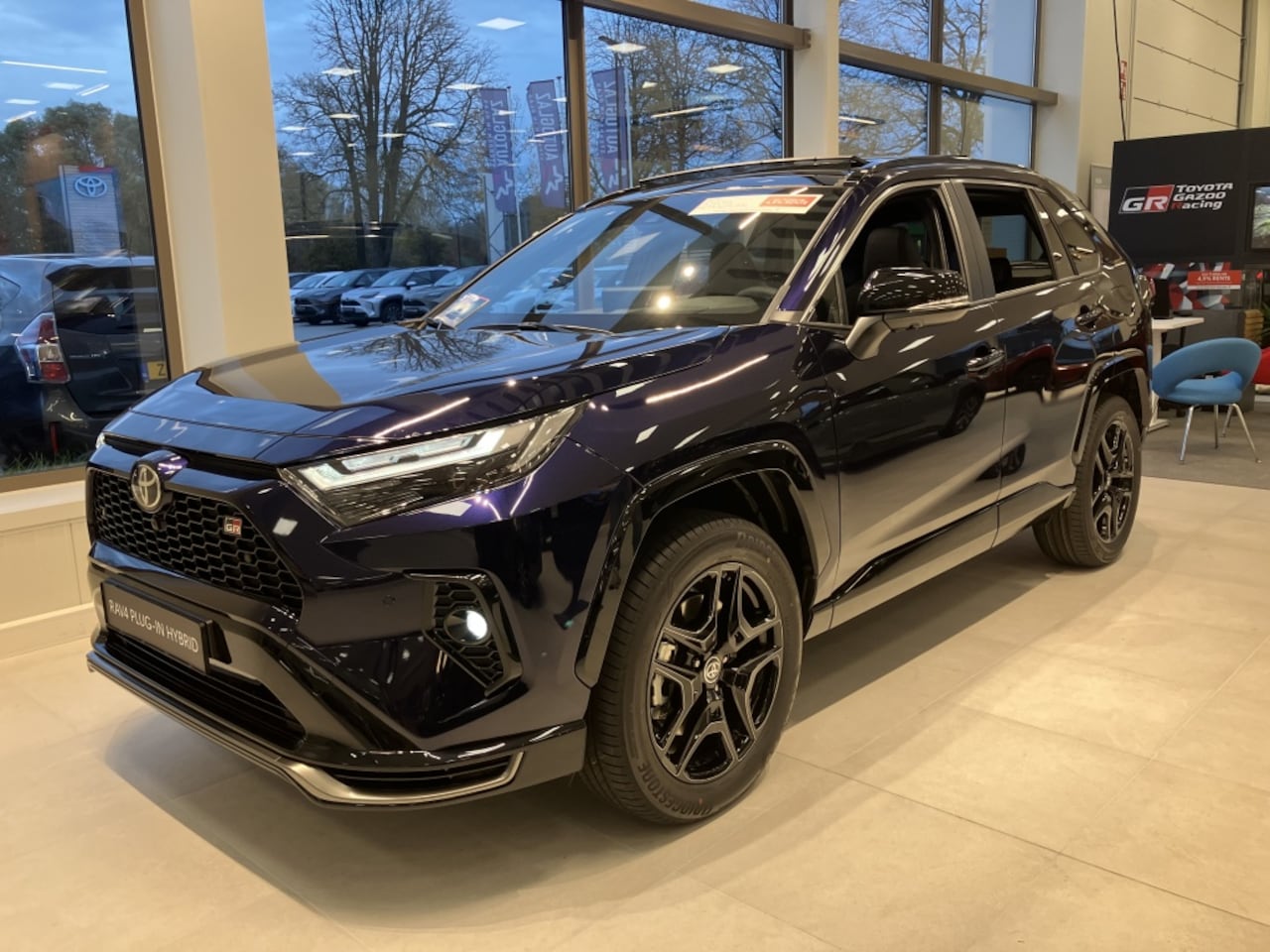 Toyota RAV4 - 300 Plugin Hybrid GR SPORT | Pano | 360 | JBL | Headup - AutoWereld.nl