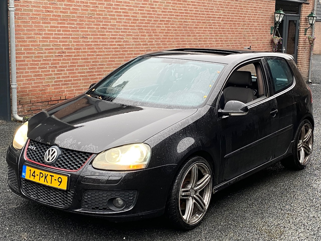 Volkswagen Golf - 2.0 TFSI GTI 200 PK SCHUIFDAK XENON CRUISE NAVI PDC - AutoWereld.nl