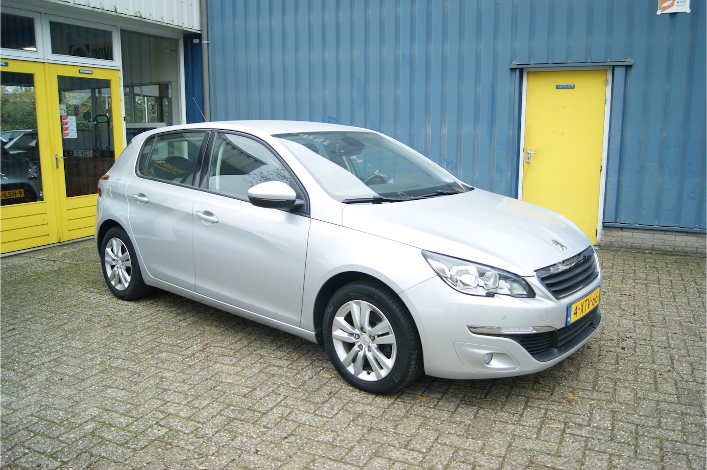 Peugeot 308 - 1.2 PureTech Active 1.2 PureTech Active, Airco, Navi, 130 pk, MOOI!!! - AutoWereld.nl