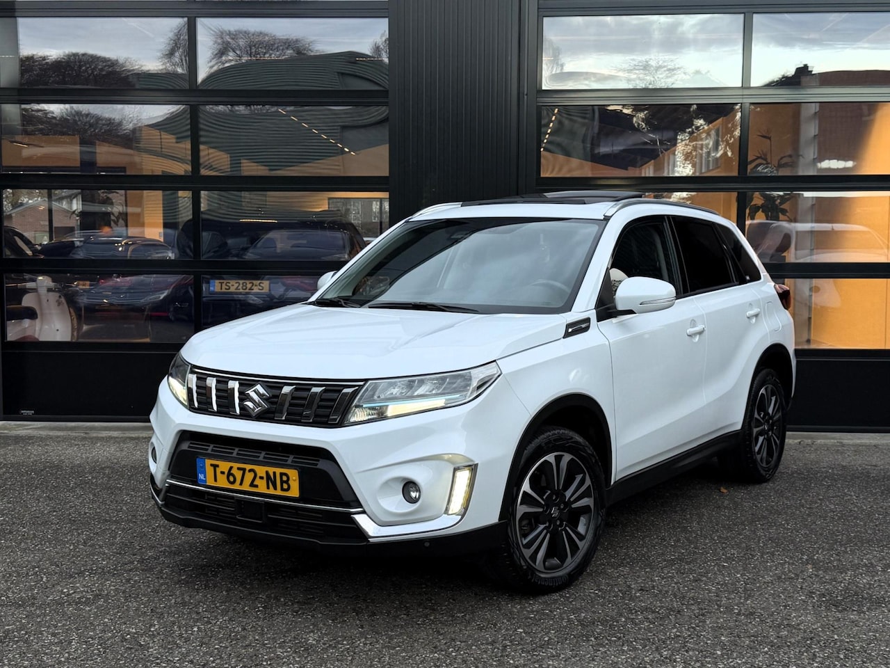 Suzuki Vitara - 1.4 BoosterJet Automaat Smart Hybrid Panorama - AutoWereld.nl