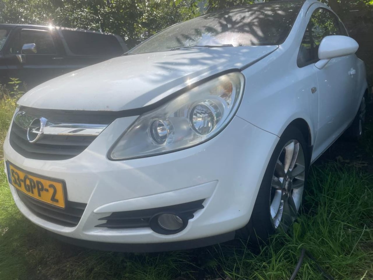 Opel Corsa - 1.4-16V Motor kapot - AutoWereld.nl