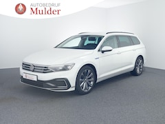 Volkswagen Passat - 1.4 TSI PHEV GTE Business | Matrix IQ | Zwenkhaak | Carplay | 18inch |