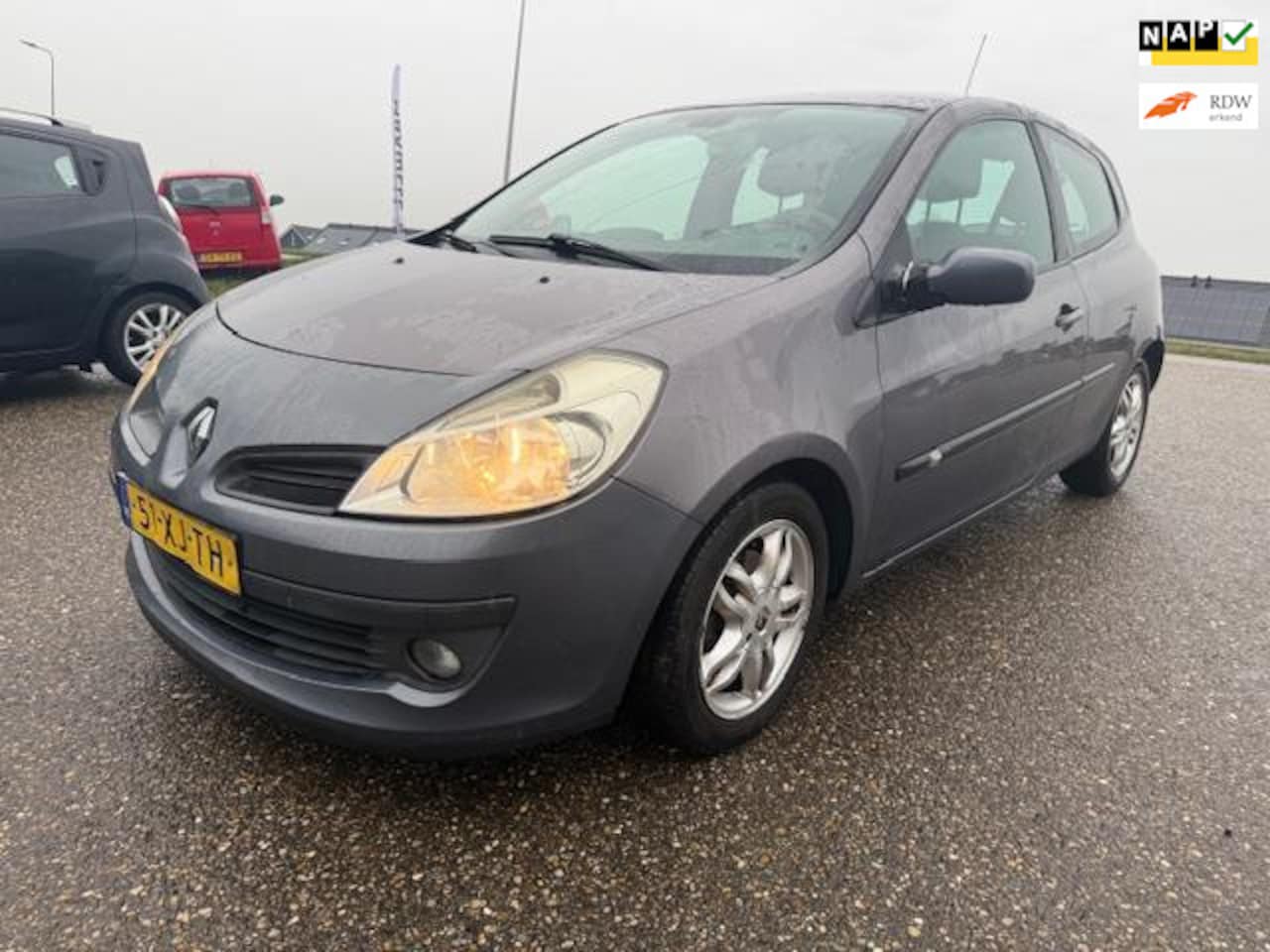 Renault Clio - 1.6-16V Dynamique S Airco Cruise PDC HalfLeder 2Eig. - AutoWereld.nl