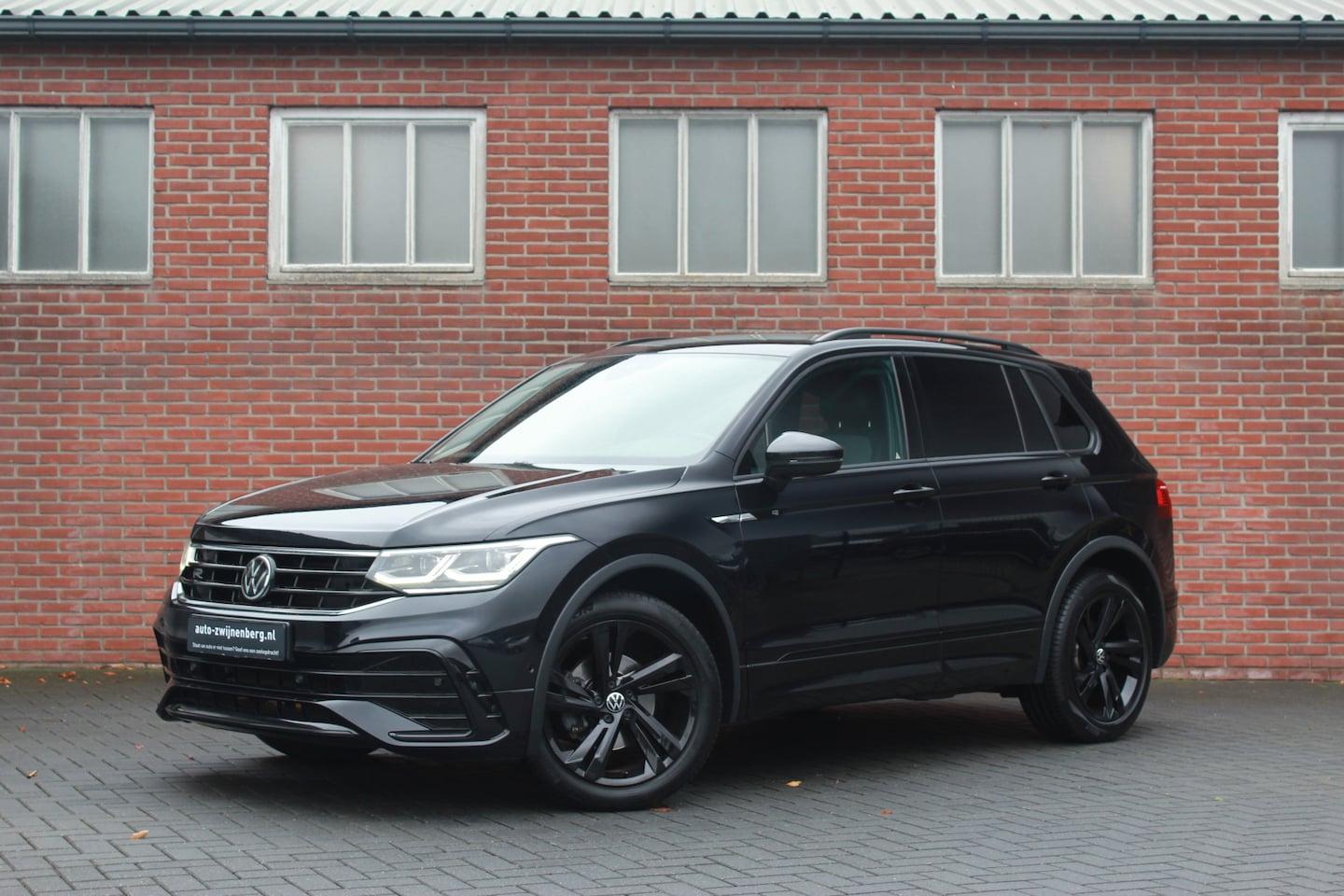 Volkswagen Tiguan - 2.0 TDI R-Line Business+ | Carplay | trekhaak | Automaat | - AutoWereld.nl