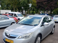 Opel Astra - 1.7 CDTi Cosmo
