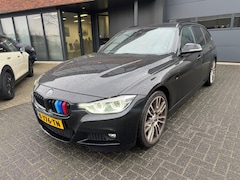 BMW 3-serie Touring - 318d AUTOMAAT M PAKKET LEDER LED MEMORY SUPER NETJES