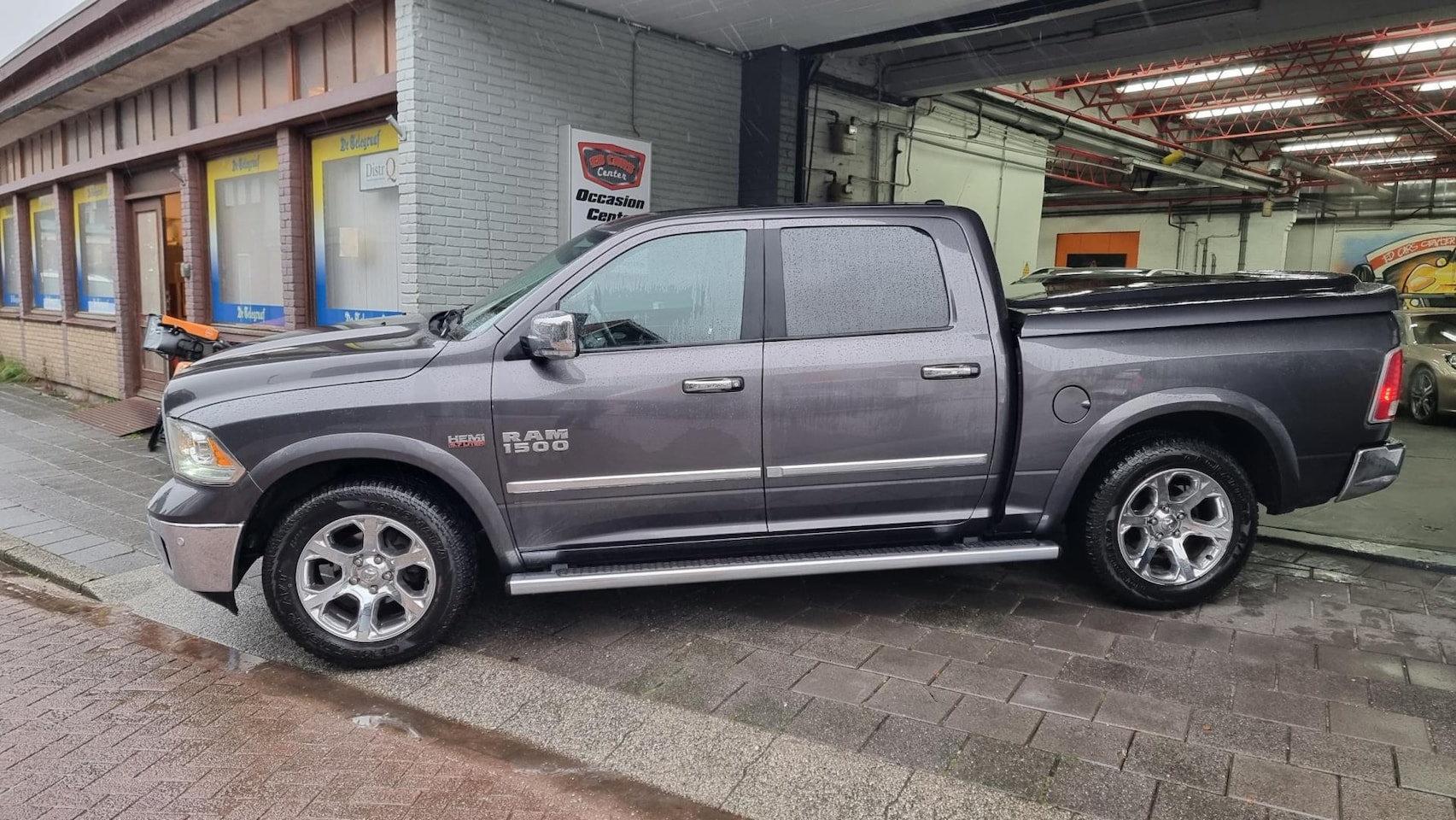 Dodge Ram 1500 - 5.7 V8 4x4 Quad Cab 6'4 Laramie 5.7 V8 4x4 Quad Cab 6'4 Laramie - AutoWereld.nl