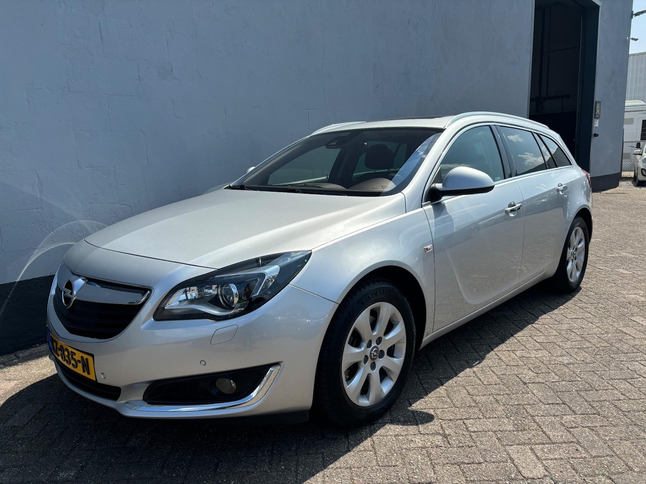 Opel Insignia Sports Tourer - 1.6 T Business Executive - Panorama Dak - AutoWereld.nl