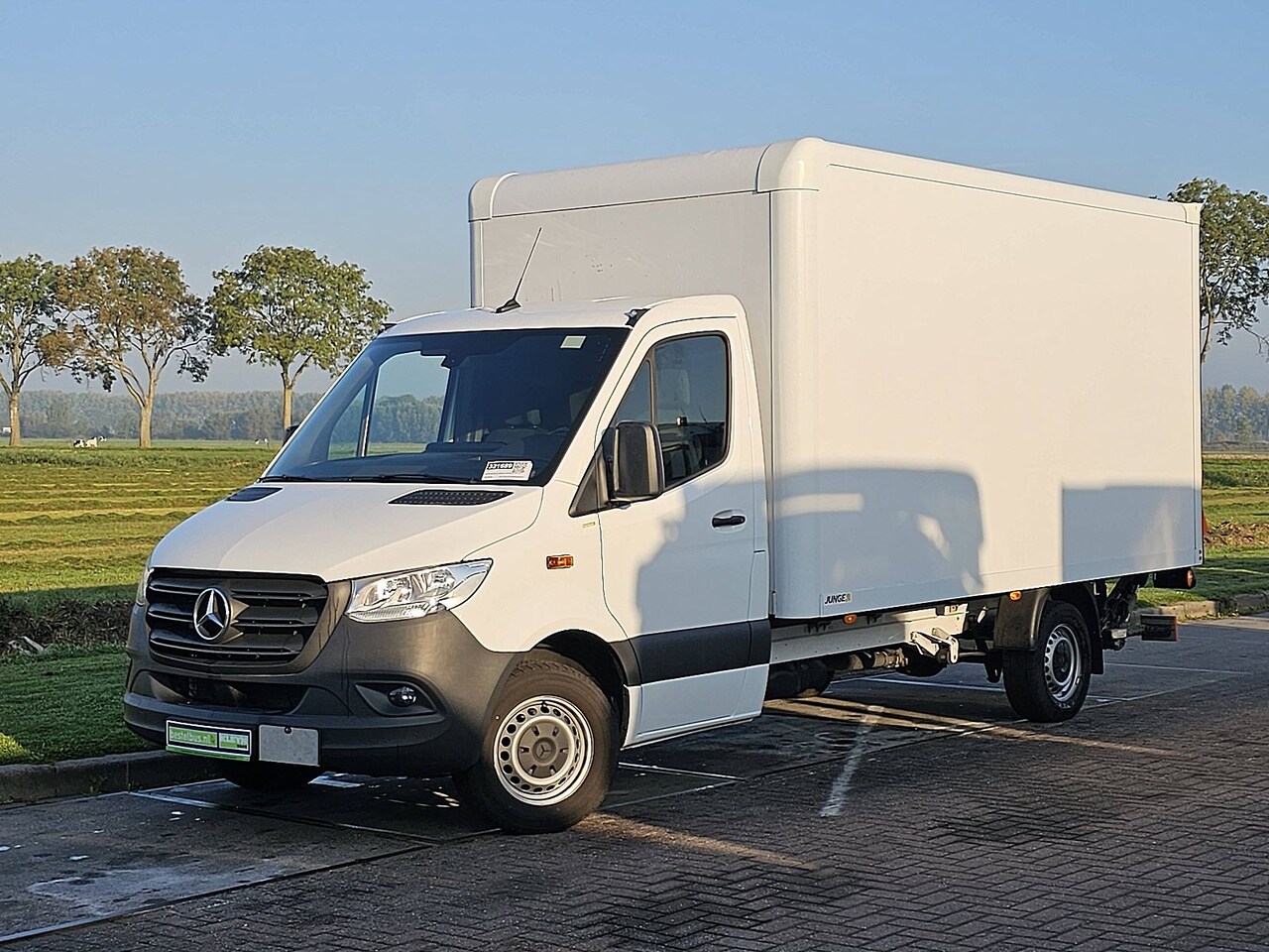 Mercedes-Benz Sprinter - 317 1.9 CDI L3 Bakwagen Laadklep Airco Camera Navi Mbux Euro6 170 PK! - AutoWereld.nl