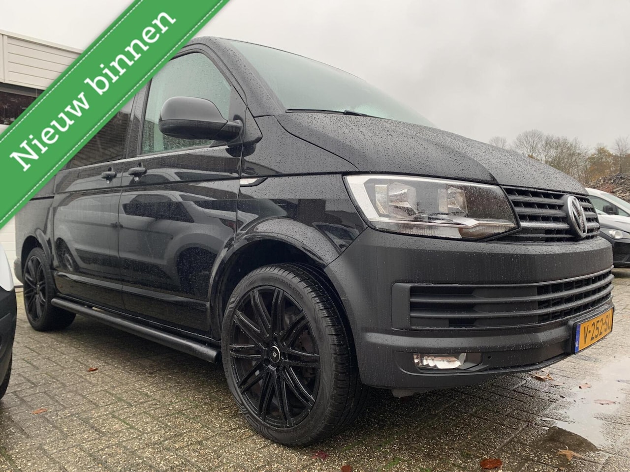 Volkswagen Transporter - T6 2.0 TDI AUT 180PK L1H1 DC 5P Highline Carplay 20'' LM Velgen Cruise control Trekhaak - AutoWereld.nl