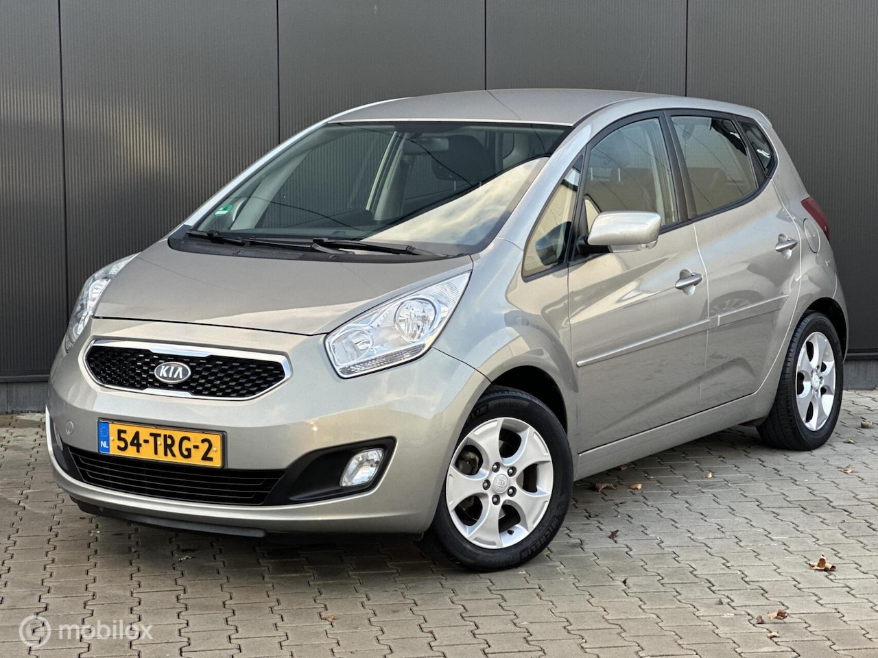 Kia Venga - 1.6 CVVT X-ecutive | CRUISE | TREKHAAK |PDC | - AutoWereld.nl
