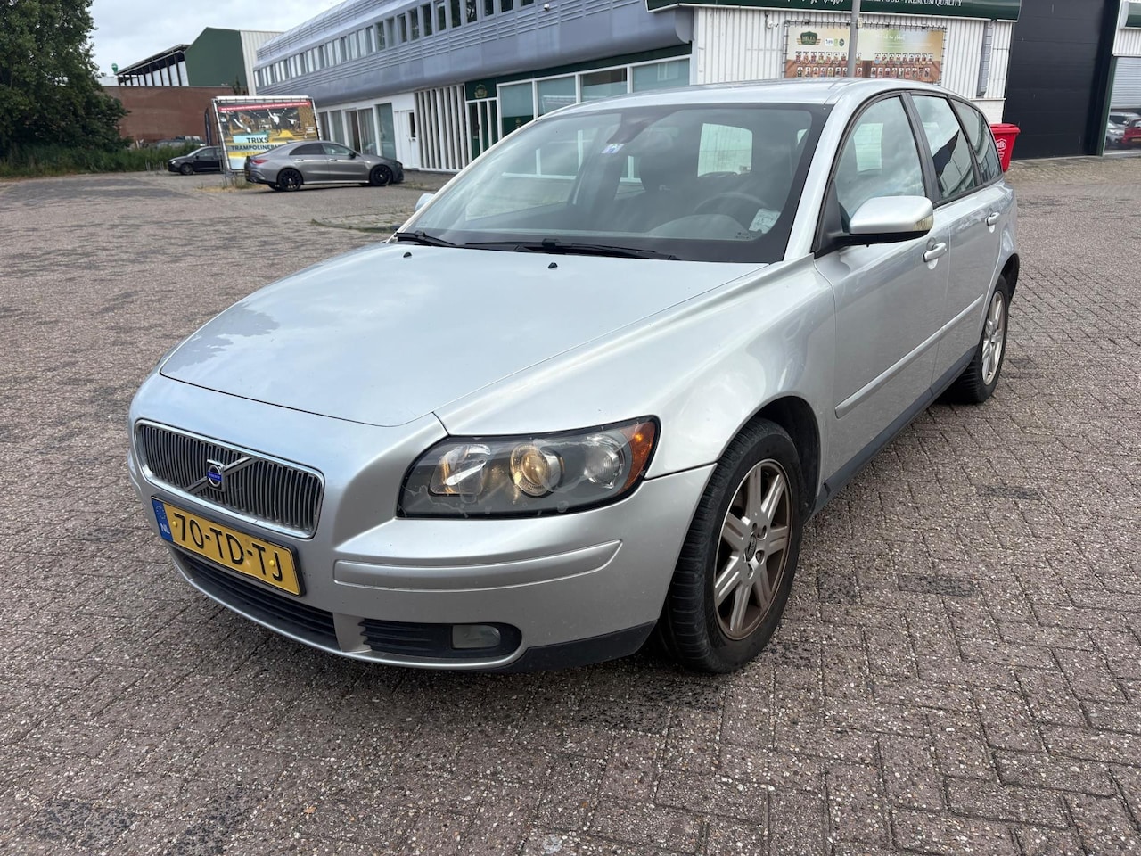 Volvo V50 - 2.4 Edition II Cruise Control Airco APK 2026 - AutoWereld.nl
