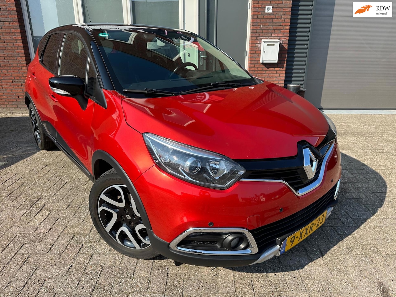 Renault Captur - 1.2 TCe Helly Hansen / Navi / Leder / PDC / Camera / Cruise / NAP - AutoWereld.nl
