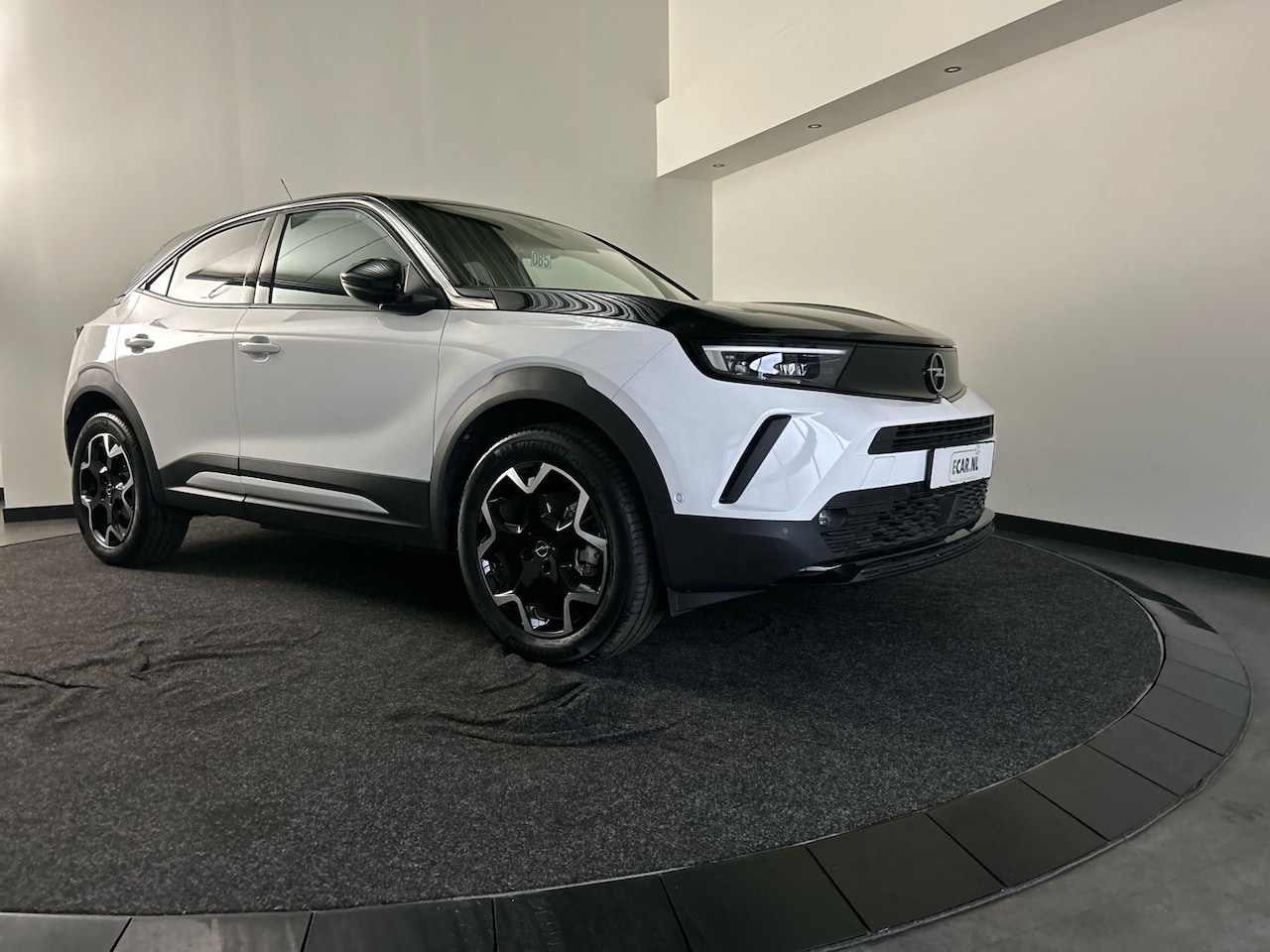 Opel Mokka Electric - Ultimate 50 kWh Topstaat zeer sportieve Mokka!,  Multimedia, Navi Pro Zwart dak en motorka - AutoWereld.nl