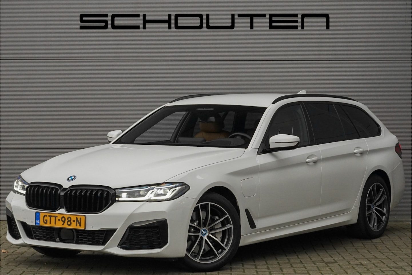 BMW 5-serie Touring - 530e Business Edition M-Sport Laser Trekhaak HUD - AutoWereld.nl