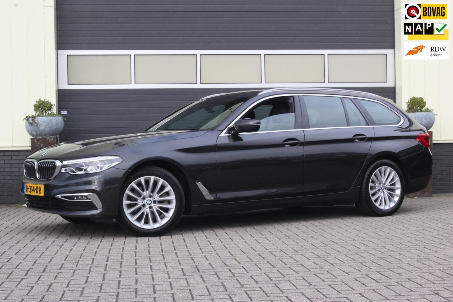 BMW 5-serie Touring - 520i High Executive Edition | Carplay | - AutoWereld.nl
