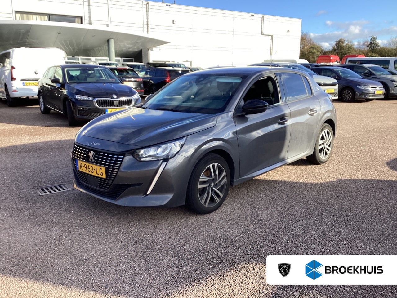 Peugeot 208 - 1.2 Turbo 100-PK EAT8 Allure Pack AUTOMAAT | ADAPTIVE CRUISE | CAMERA | VERWARMBARE VOORST - AutoWereld.nl