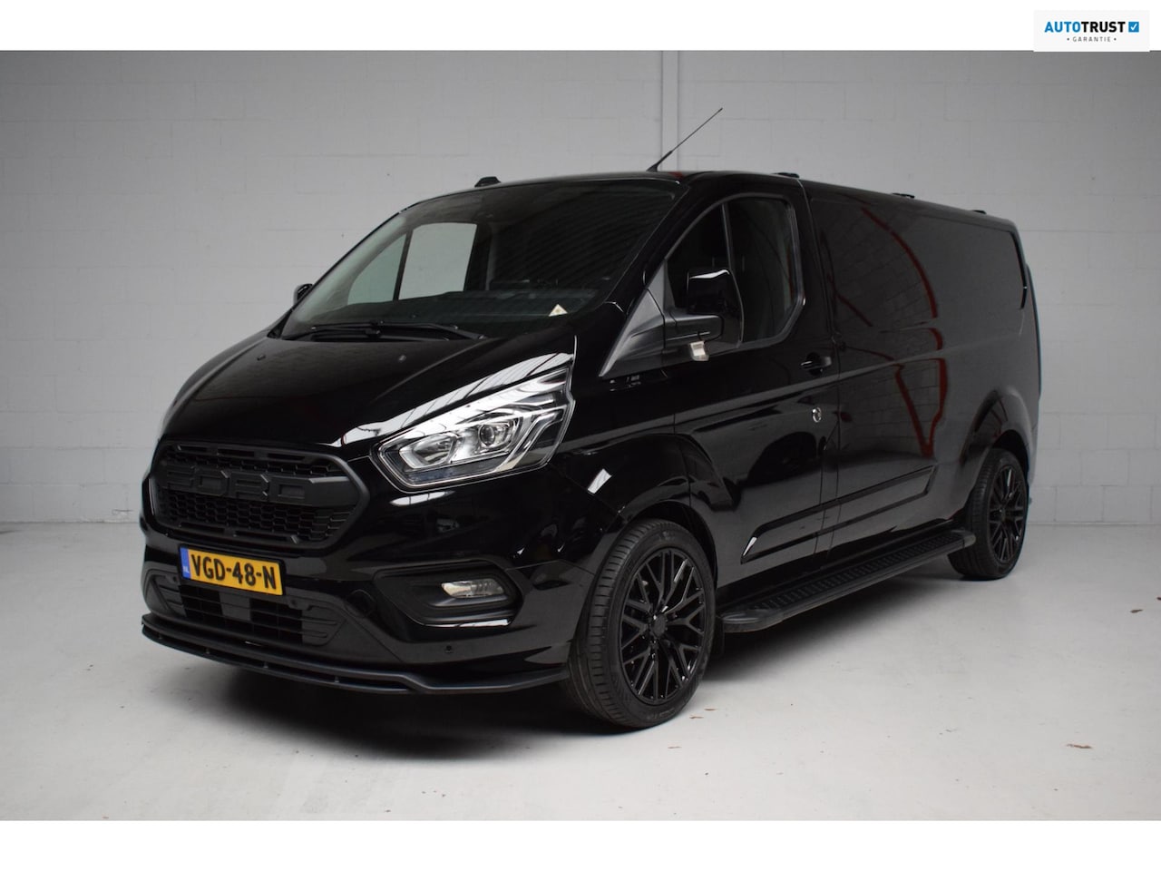 Ford Transit Custom - 300 2.0 TDCI L2H2 Limited SPORT / RAPTOR / 3-ZITS / 19INCH / TREKHAAK / LED - AutoWereld.nl