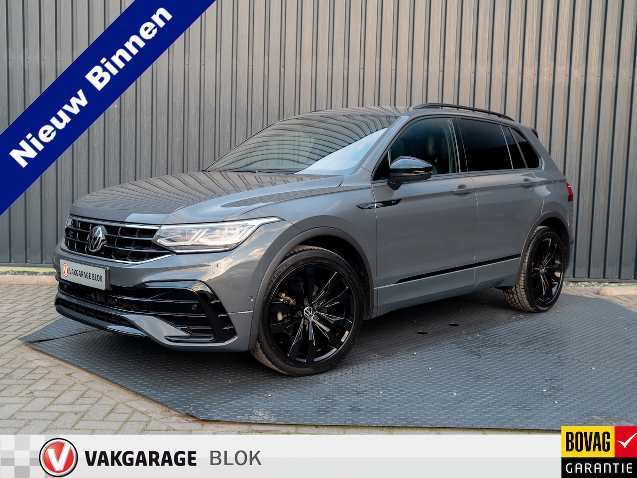 Volkswagen Tiguan - 1.5 TSI R-Line Business+ | Side Assist | Keyless | 20'' | Camera | Elk. A-klep | IQ Light - AutoWereld.nl