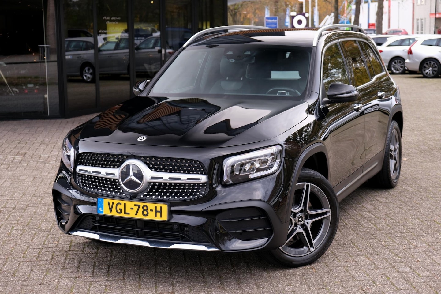 Mercedes-Benz GLB - 180D AMG/EXCL.BTW/Grijskenteken/Camera/Sfeer/Carplay - AutoWereld.nl