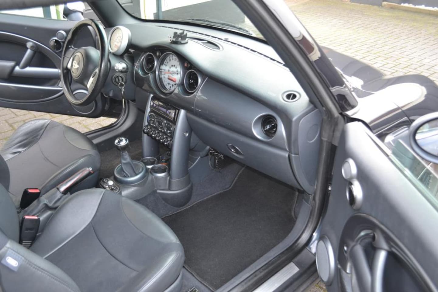 MINI Cabrio - Mini 1.6 Cooper ZEER SPORTIEF - AutoWereld.nl