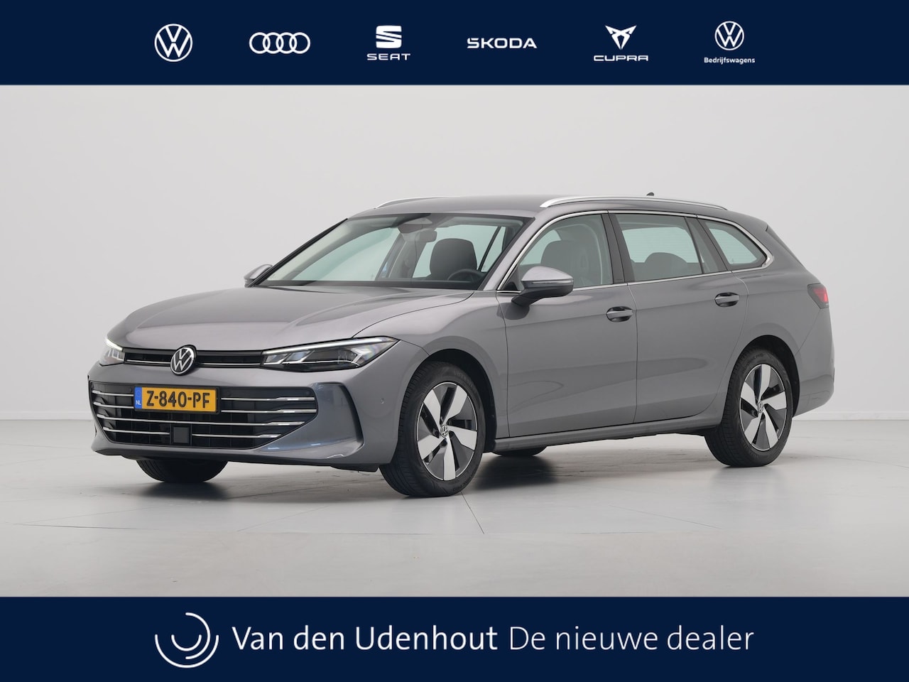 Volkswagen Passat Variant - 1.5 eTSI 150pk Business Trekhaak Navigatie Camera Acc 112 - AutoWereld.nl