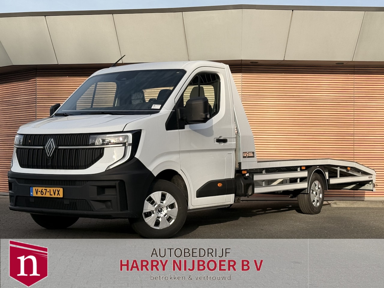 Renault Master - T35 2.0 dCi 170 L3H1 Oprijwagen Navi By App / Cruise / Airco / Trekhaak - AutoWereld.nl