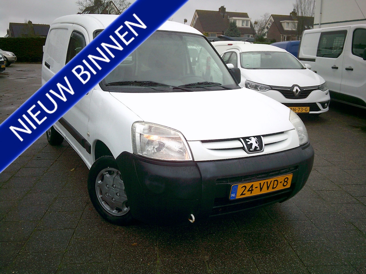 Peugeot Partner - 170C 1.6 HDI 500kg VOORZIEN VAN ZIJSCHUIFDEUR+TREKAAK!!!! - AutoWereld.nl
