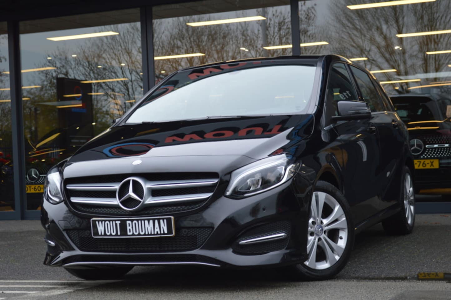 Mercedes-Benz B-klasse - 180 Ambition Aut. Led Navi Camera Afn.trekh Pdc - AutoWereld.nl