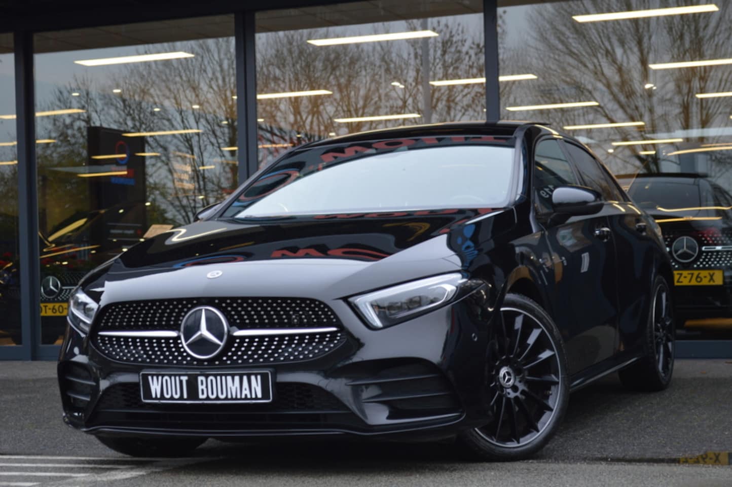 Mercedes-Benz A-klasse - 250 e AMG Led Panorama Memory Sfeer Camera 360 Night Keyless Augmented Pdc - AutoWereld.nl