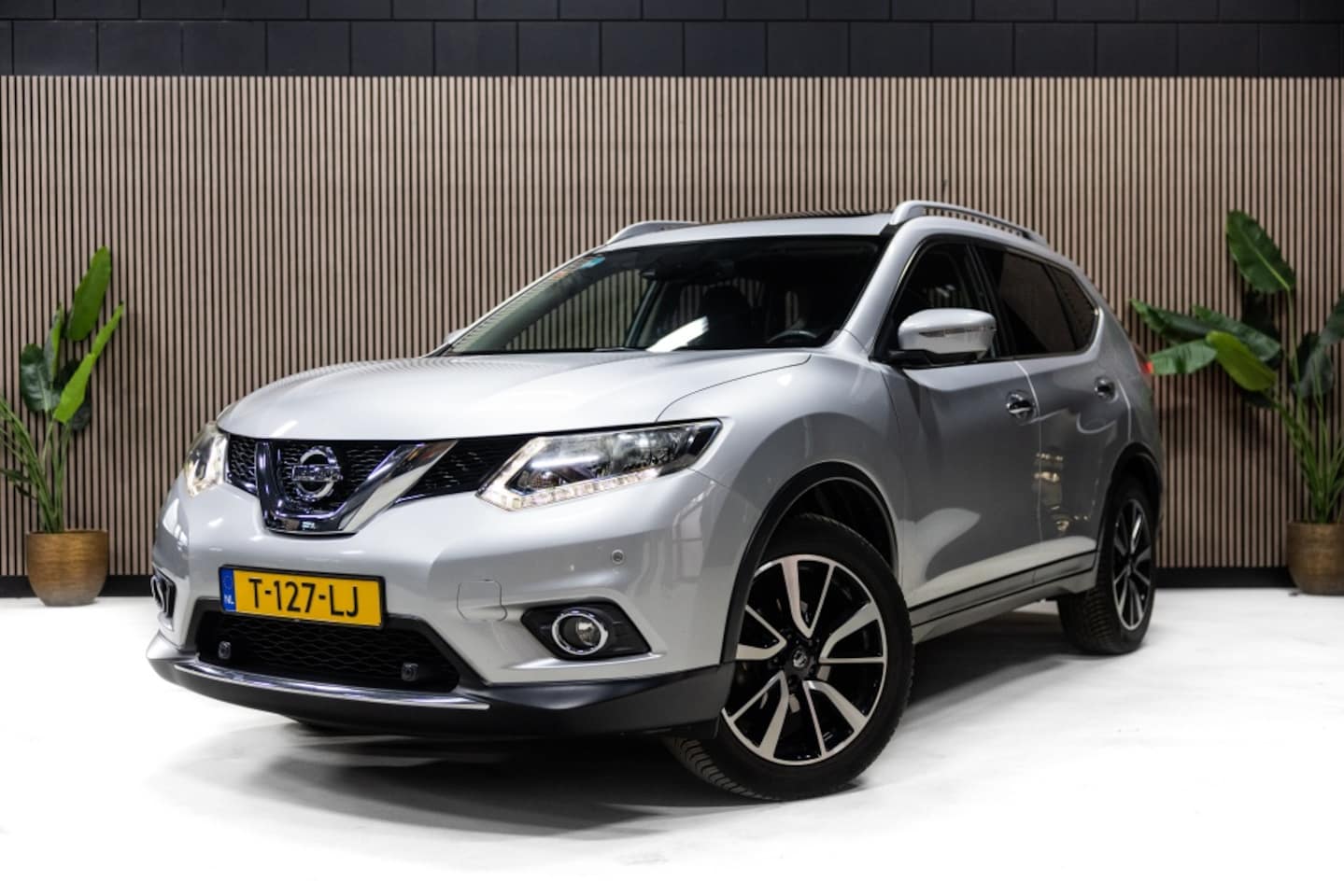 Nissan X-Trail - 1.6 DIG-T Connect Ed - AutoWereld.nl