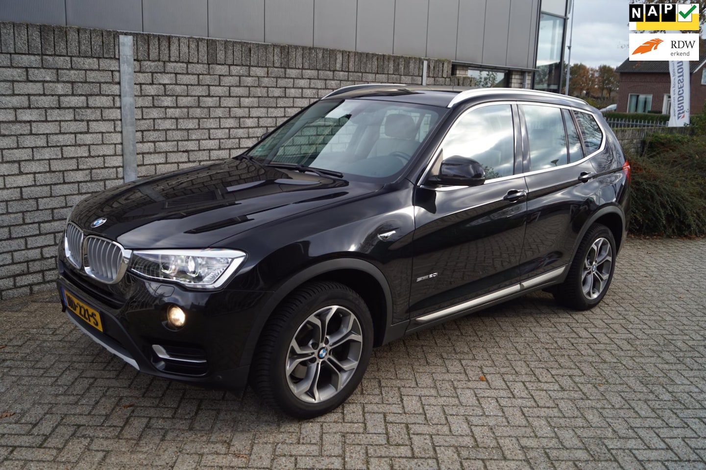 BMW X3 - S-Drive20i Centennial High Executive Autom Leder Sportst Stoelverw Xenon Navi Camera Clima - AutoWereld.nl