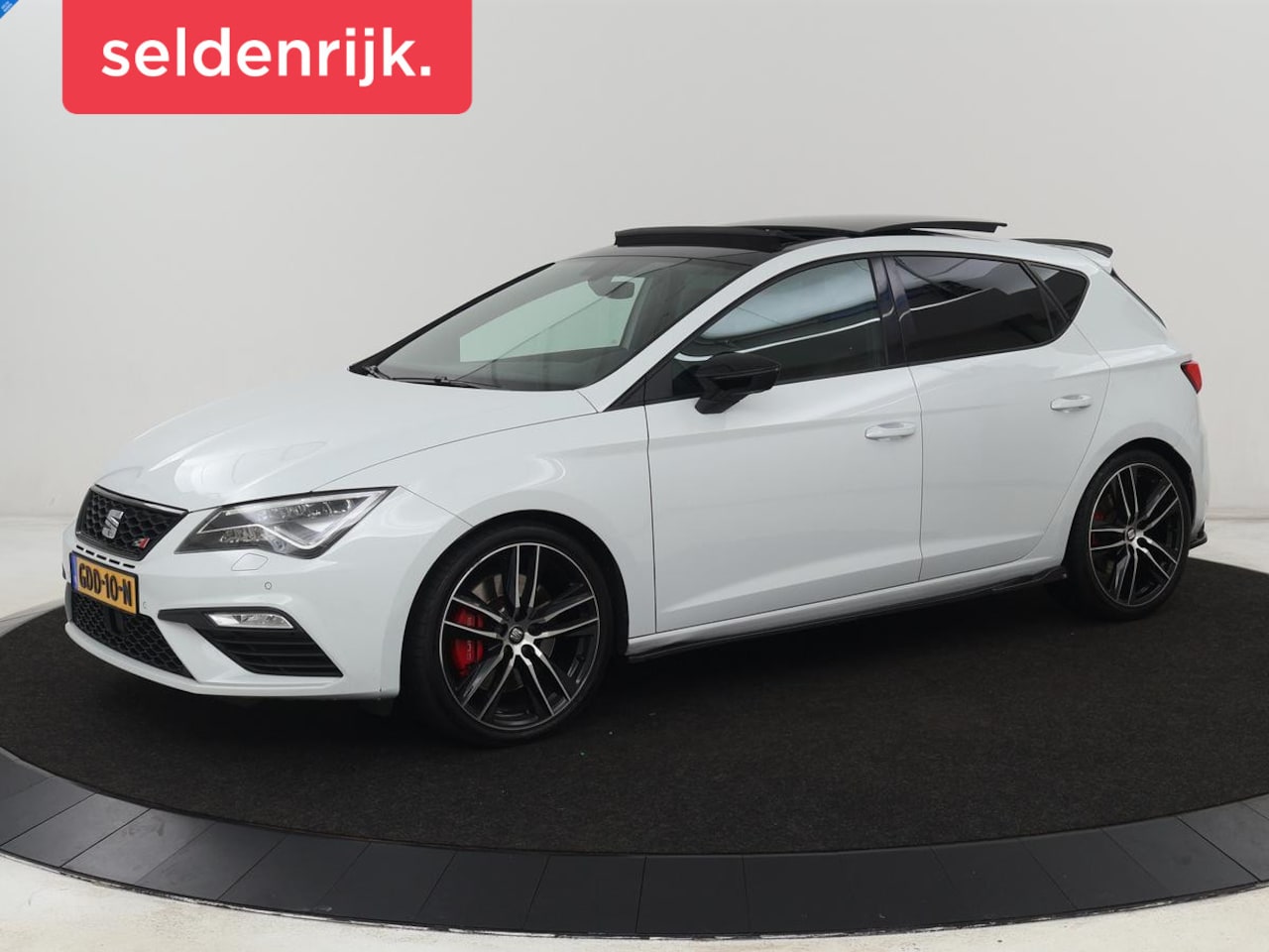 SEAT Leon - 2.0 TSI Cupra 300 | Panoramadak | Stoelverwarming | Carplay | Camera | Leder/Alcanatara | - AutoWereld.nl