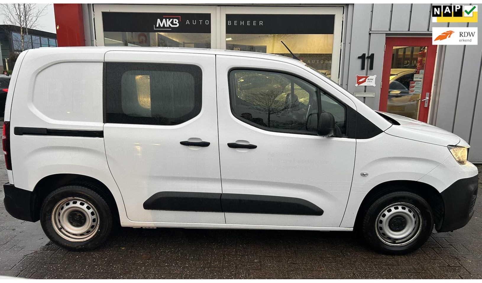 Peugeot Partner - 1.2i Benzine 110PK HONDENAUTO Navigatie - AutoWereld.nl