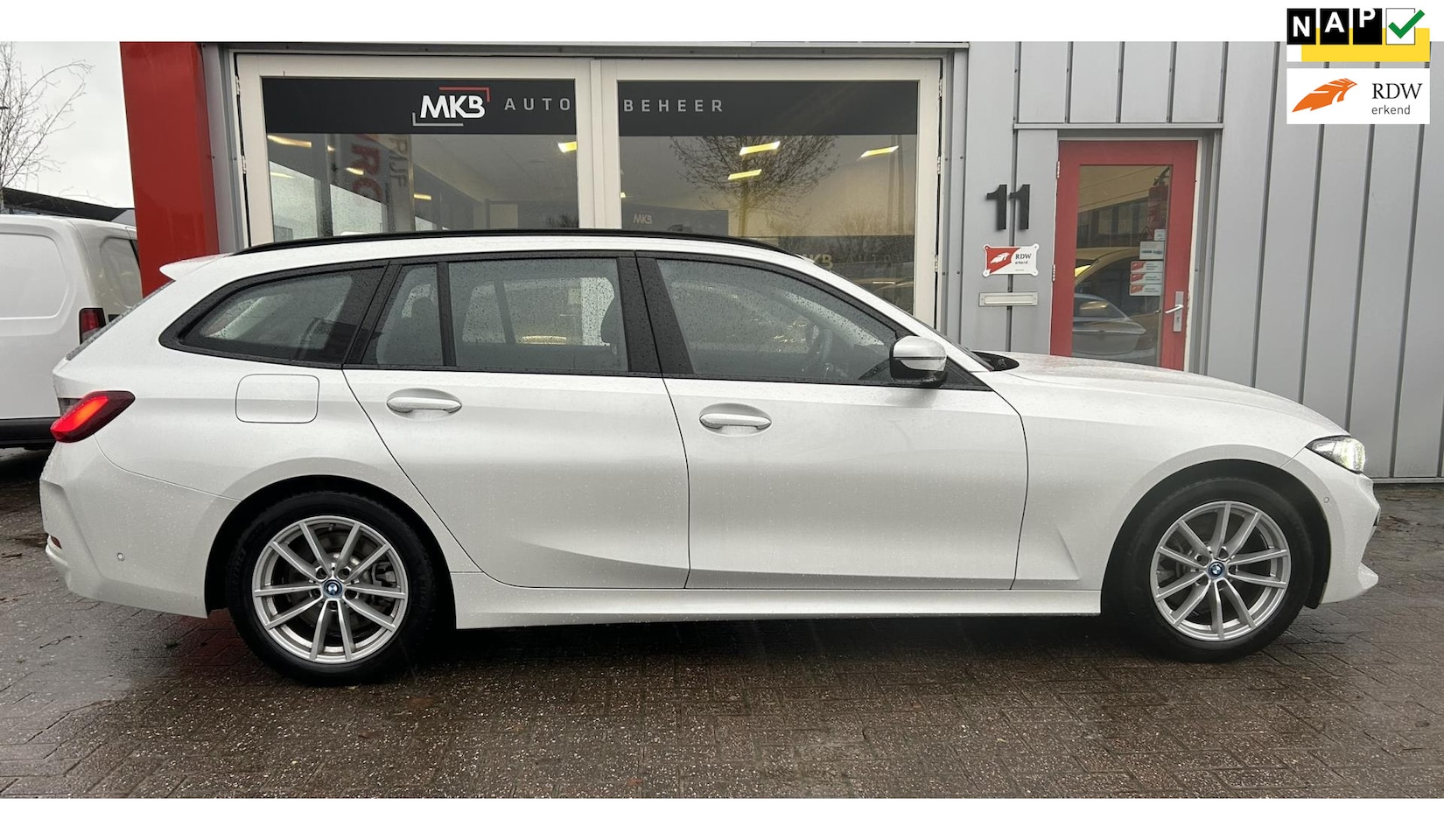 BMW 3-serie Touring - 320E WIDESCREEN, Leer,1e Eigenaar - AutoWereld.nl
