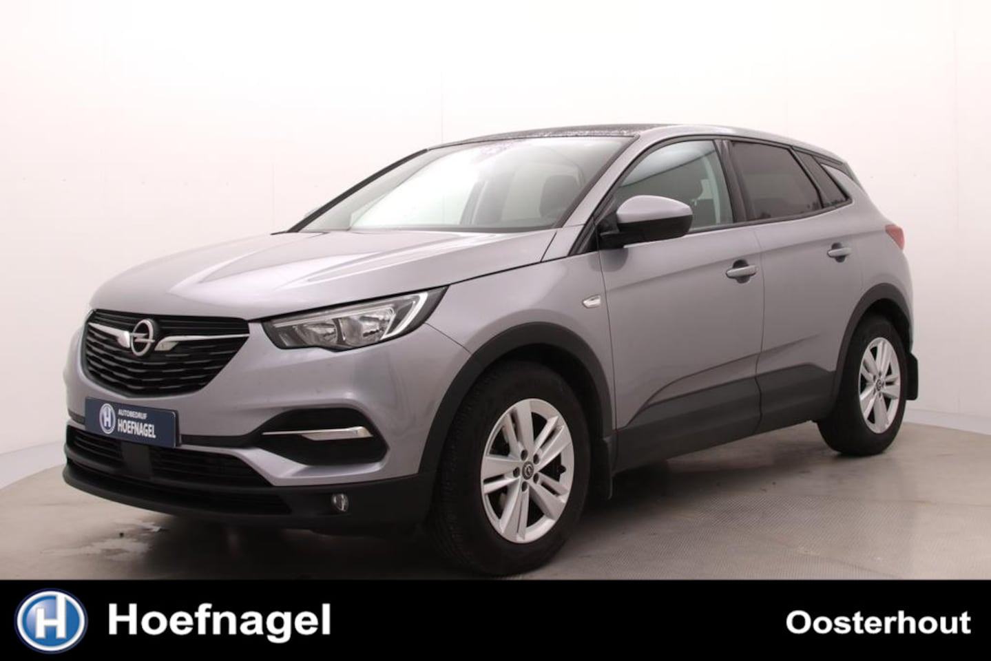 Opel Grandland X - 1.2 Turbo Innovation | Stoelverwarming | Stuurverwarming | Trekhaak | Camera - AutoWereld.nl