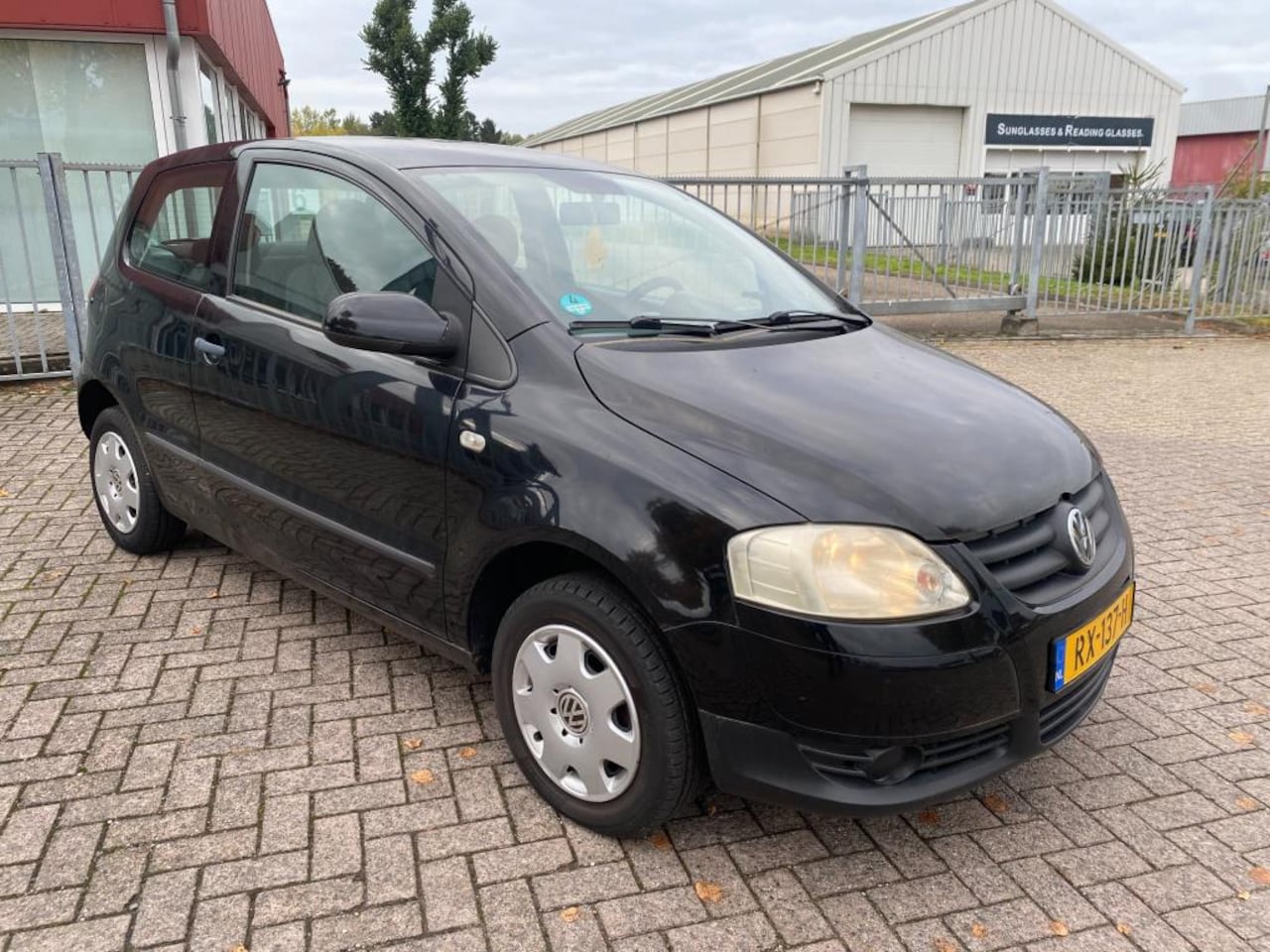 Volkswagen Fox - 1.2 Optive nwe apk !!! mooi goed rijdende auto staat op winterbandjes , topprijs incl nieu - AutoWereld.nl