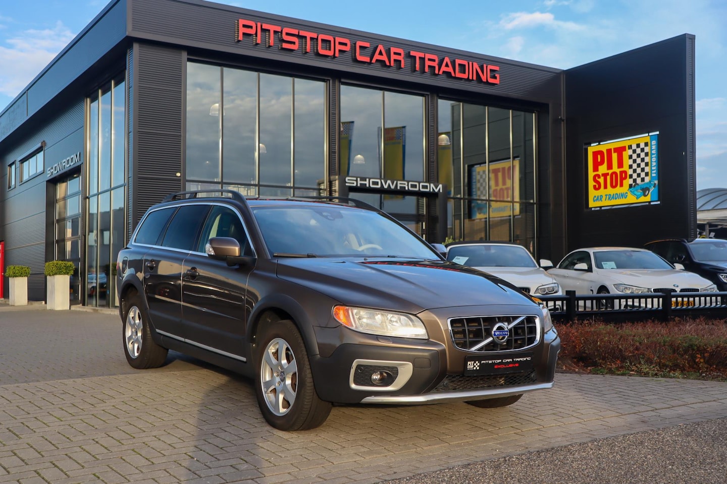 Volvo XC70 - 3.2 AWD, 243 PK, Schuifdak, Memory, Trekhaak! - AutoWereld.nl