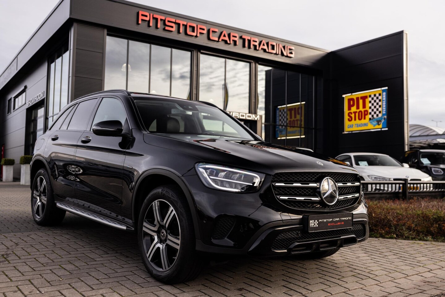 Mercedes-Benz GLC-klasse - 300e 4MATIC Premium 300e 4MATIC Premium, 320 PK, Trekhaak, Pano, Camera! - AutoWereld.nl